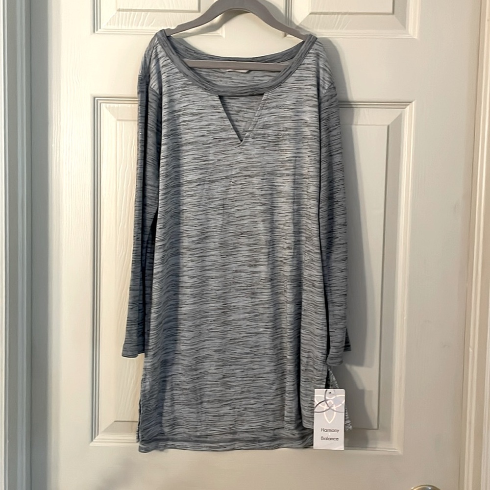 Harmony and balance long sleeves size S NWT heather grey scoop neck V cutout